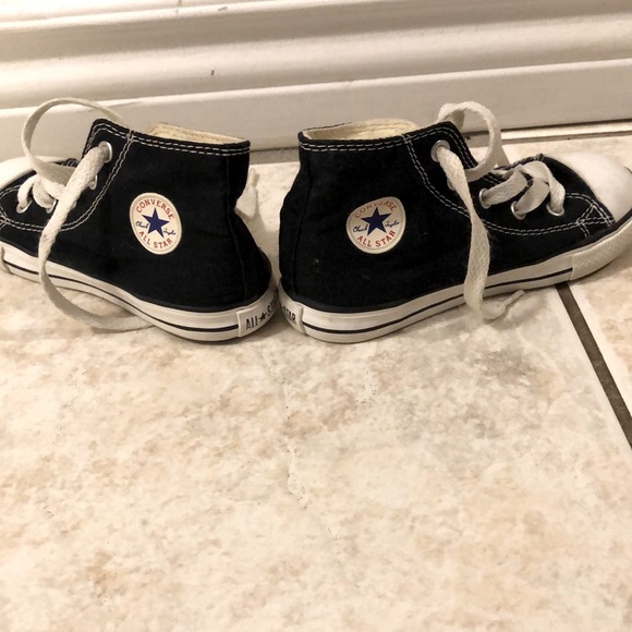 Black Kids Size 9 Converse! - Picture 1 of 2